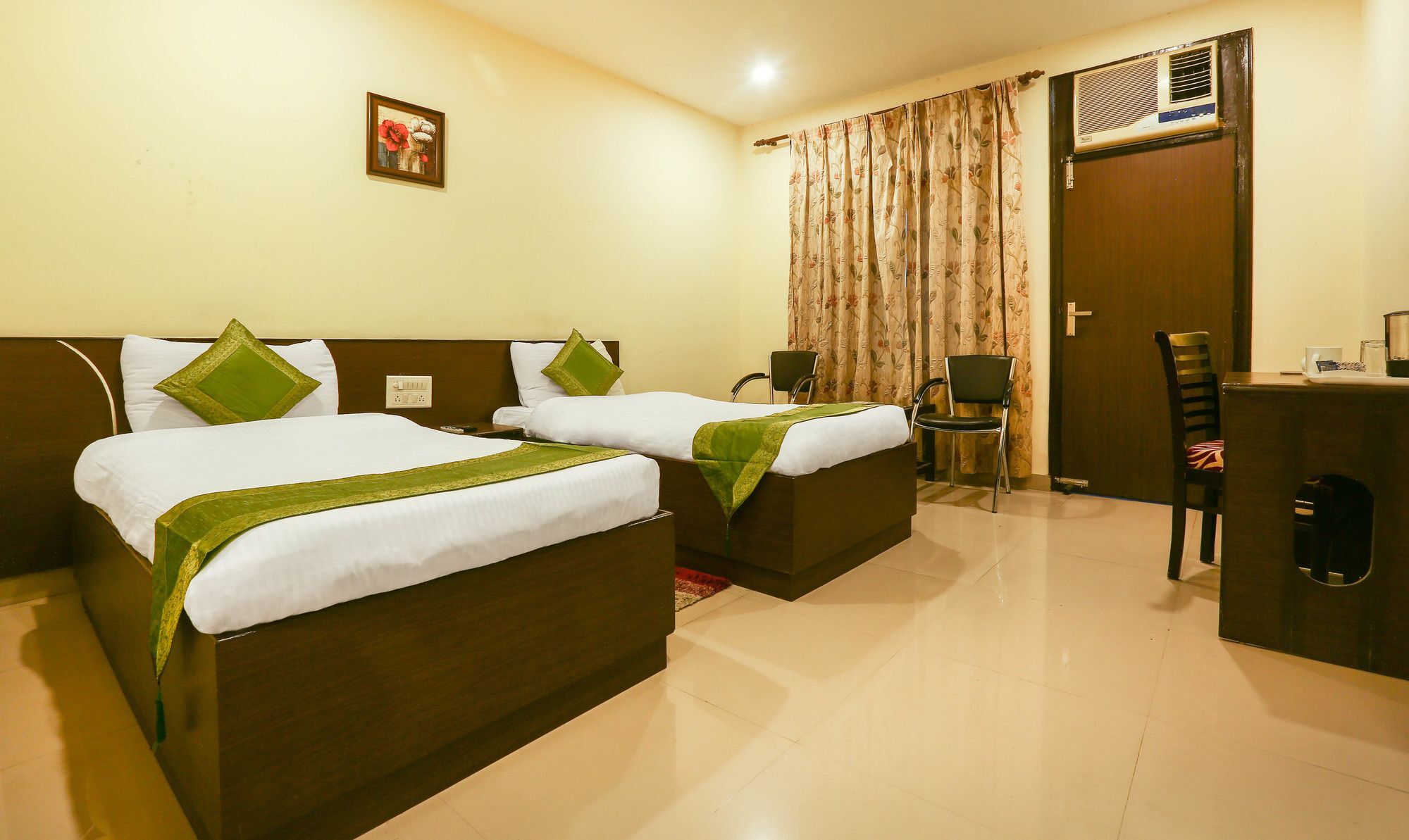 Hotel Treebo Trend Gk Conifer à Dharamshala Extérieur photo