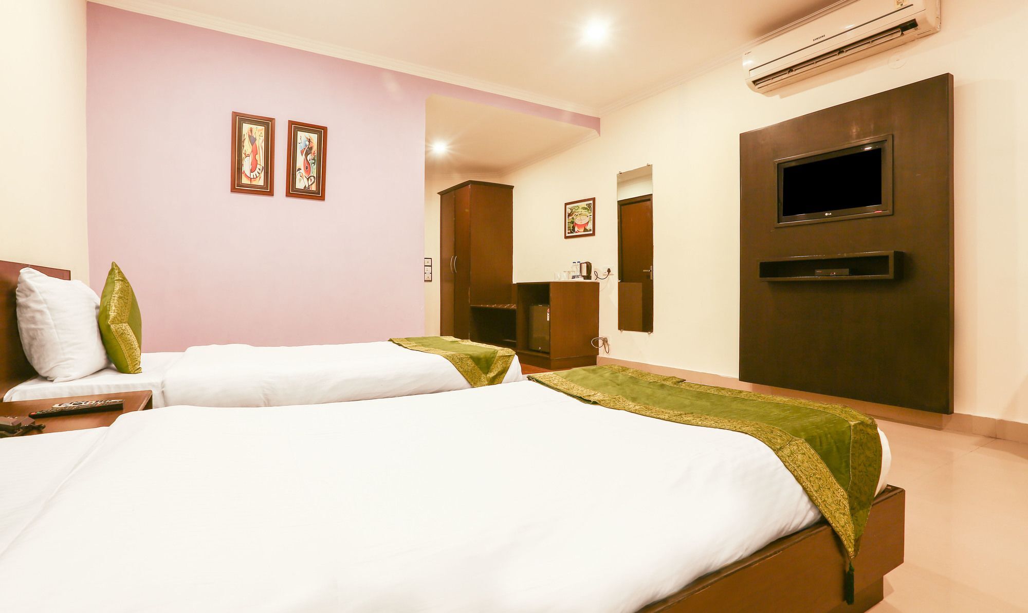Hotel Treebo Trend Gk Conifer à Dharamshala Extérieur photo