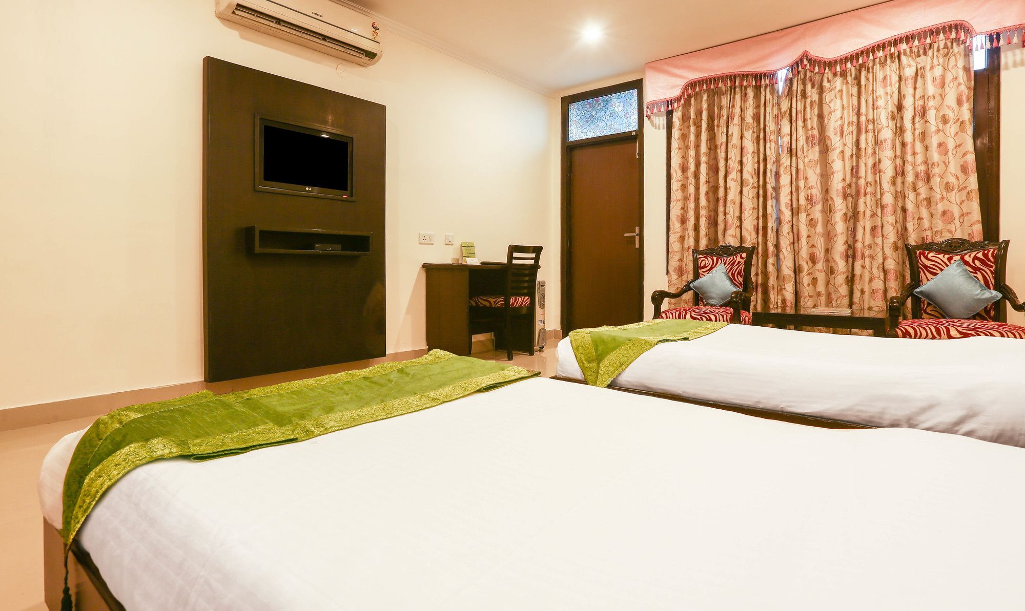 Hotel Treebo Trend Gk Conifer à Dharamshala Extérieur photo