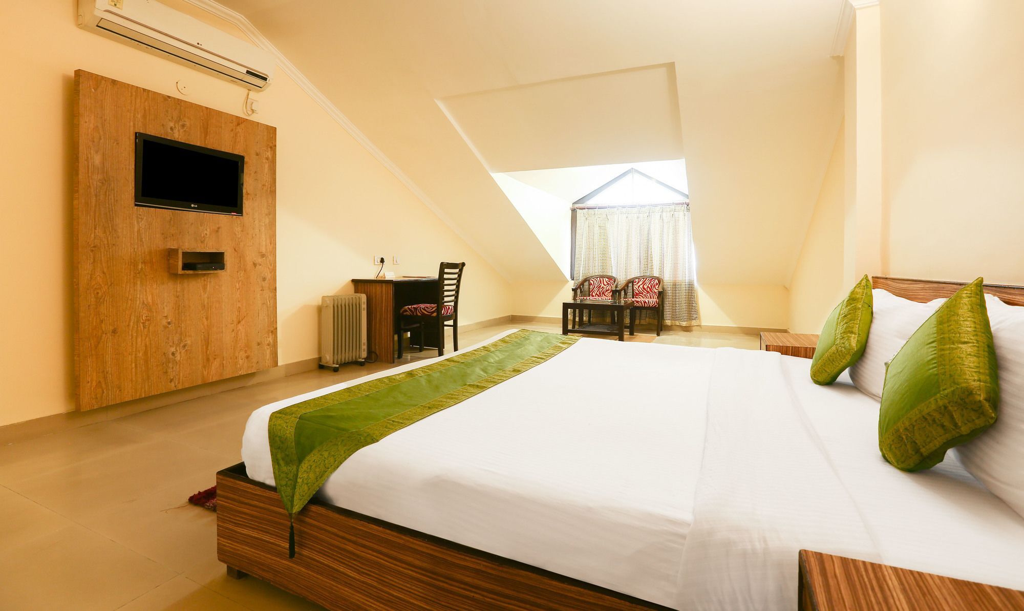 Hotel Treebo Trend Gk Conifer à Dharamshala Extérieur photo