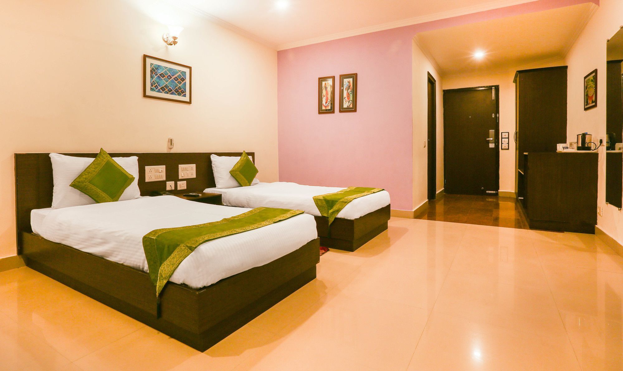 Hotel Treebo Trend Gk Conifer à Dharamshala Extérieur photo