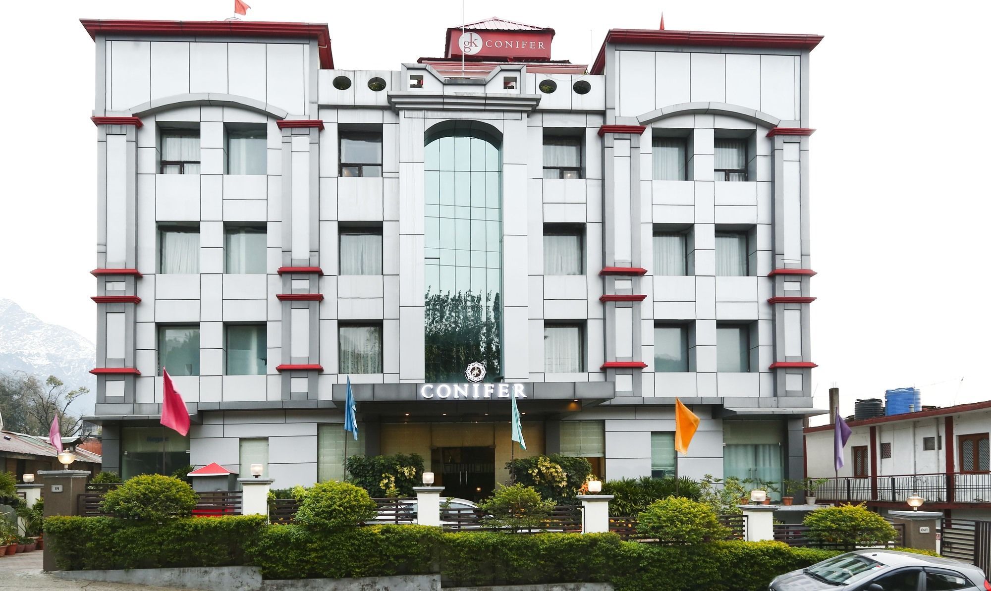 Hotel Treebo Trend Gk Conifer à Dharamshala Extérieur photo