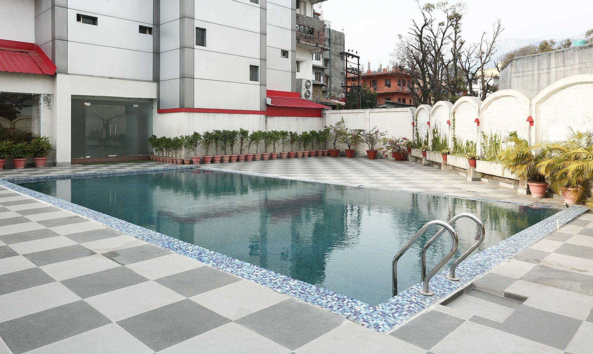 Hotel Treebo Trend Gk Conifer à Dharamshala Extérieur photo